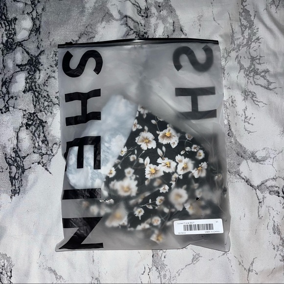 Black Floral Surplice Neck Tie Front Crop Top Shirt Blouse XS New - Picture 5 of 5